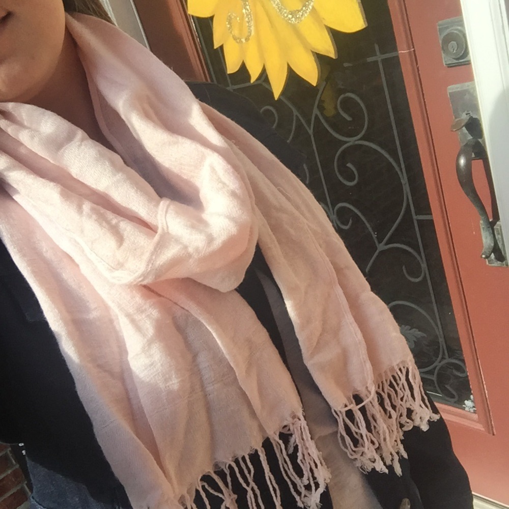 Light pink scarf in good used condition